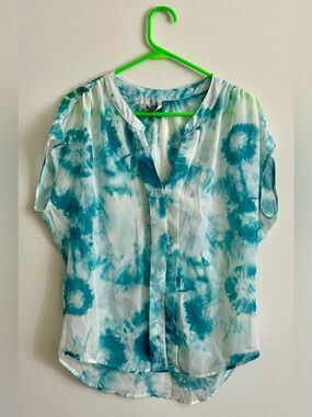 🌊 Cielo Tie-Dye V-Neck Short Sleeve Blouse 🌊